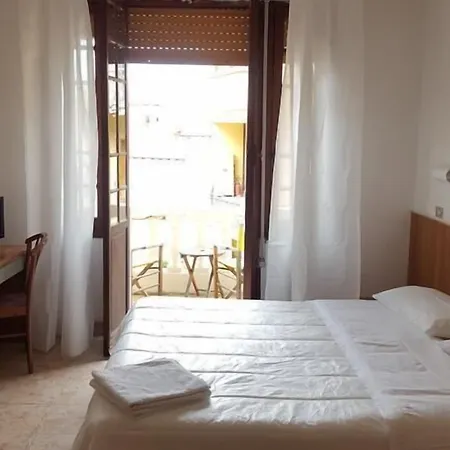 ホテル Al Sogno アラッシオ